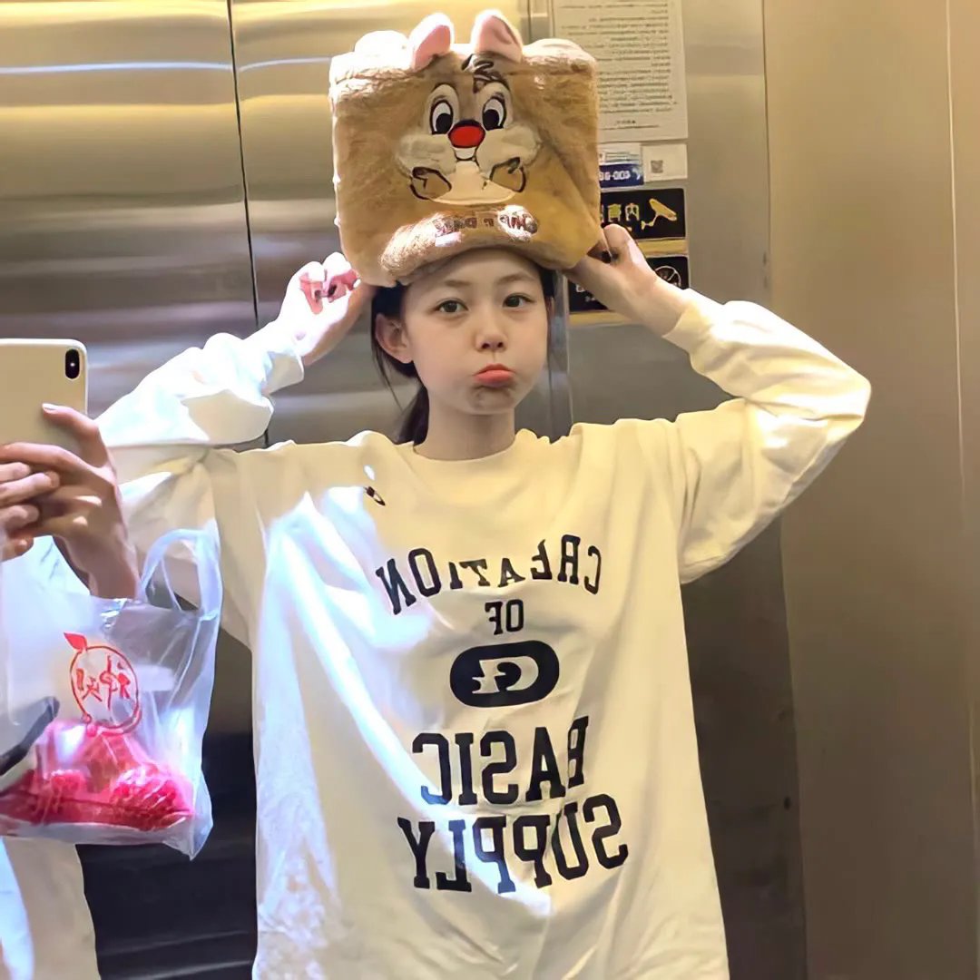 粉红转角上的男人